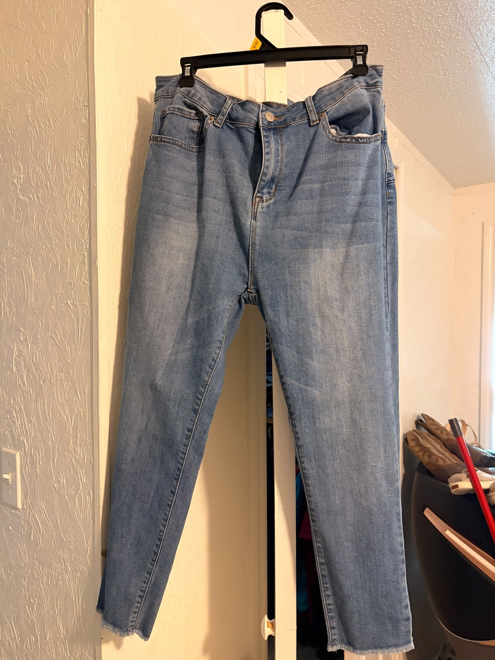 Light Wash Skinny Jeans for Women - Classic Denim